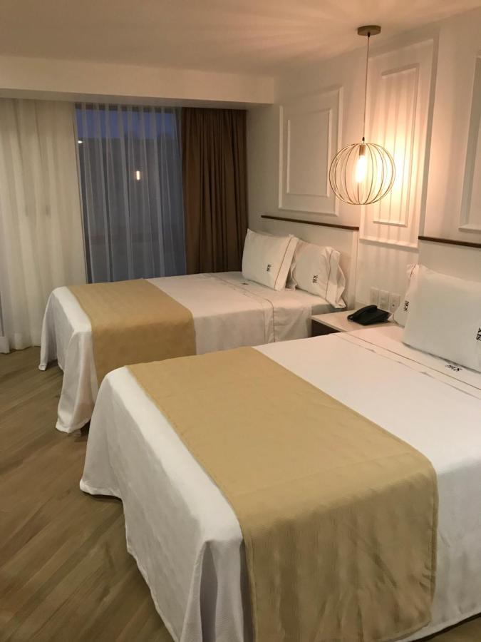 Six Hotel Guadalajara Degollado Екстер'єр фото